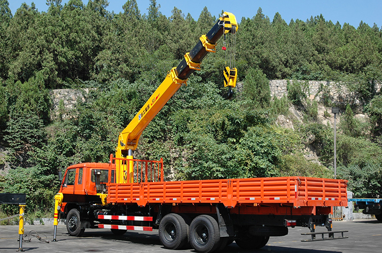 XCMG Official 12t Small Hydraulic Pickup Lift Truck Crane SQ12SK3Q with Good Price